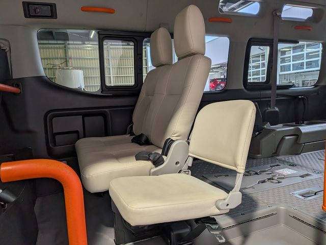 CARAVAN van 4WD