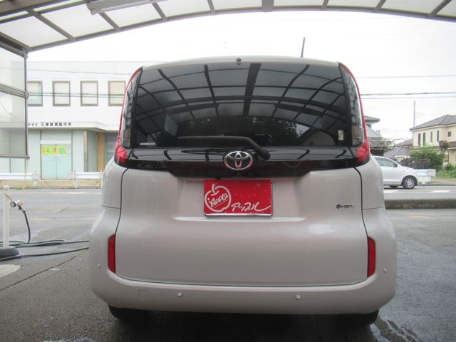 SIENTA HYBRID