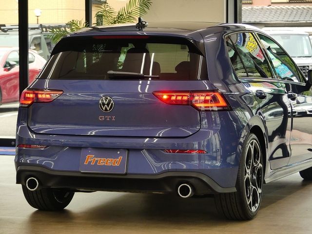 VOLKSWAGEN GOLF GTI