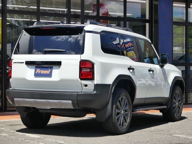 LANDCRUISER 250