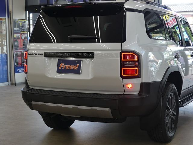 LANDCRUISER 250