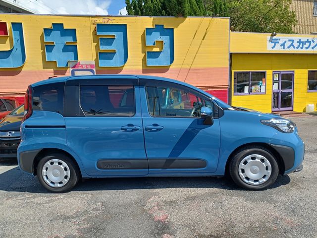 SIENTA HYBRID