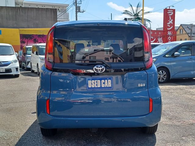 SIENTA HYBRID