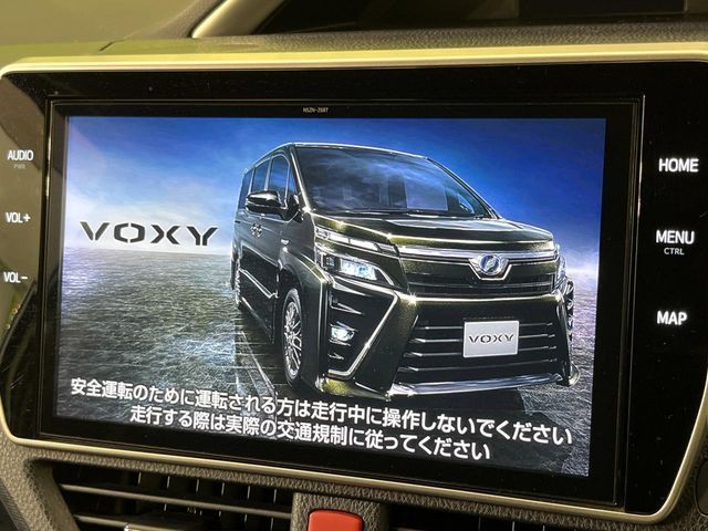 VOXY HYBRID