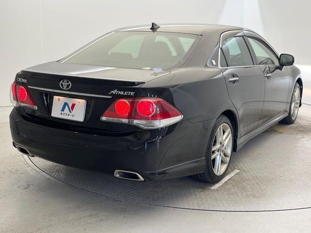 CROWN sedan