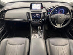 CROWN sedan hybrid