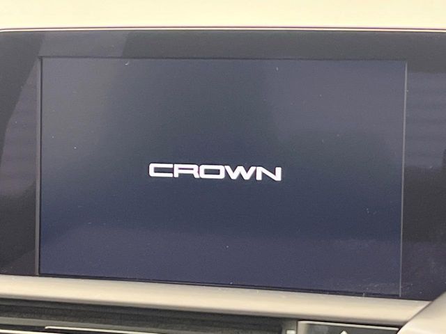 CROWN sedan hybrid
