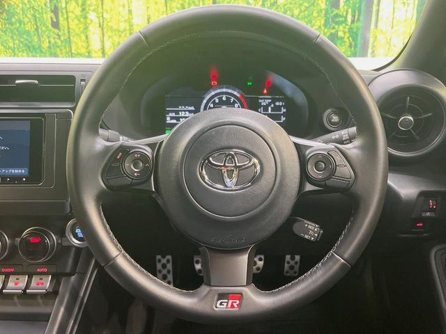 GR86