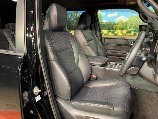 LANDCRUISER 250