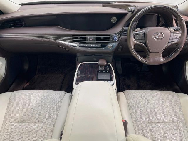 LEXUS LS500h 4WD