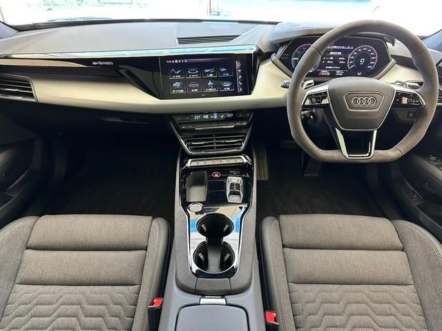 AUDI e-tron GT