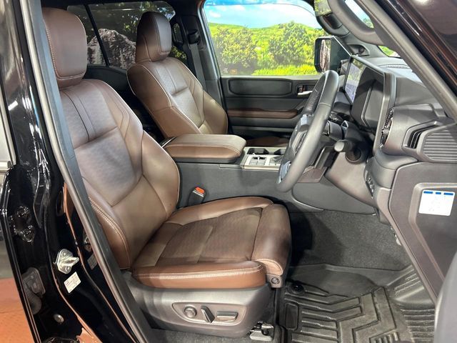 LANDCRUISER 250
