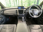 CROWN sedan hybrid