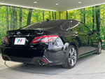 CROWN sedan hybrid