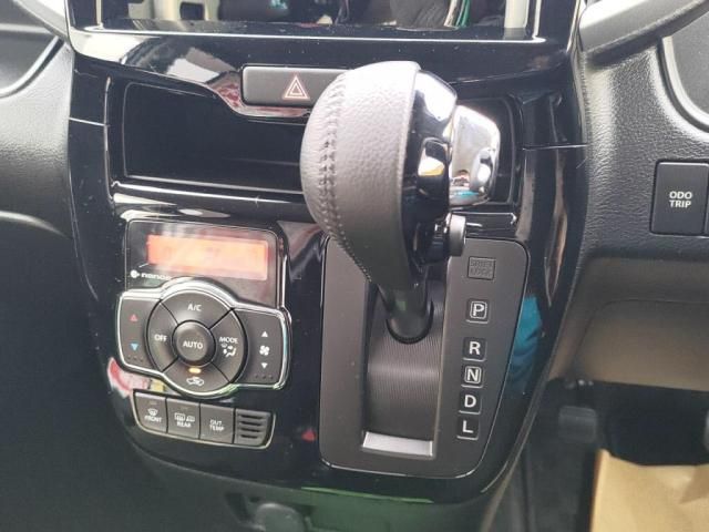DELICA D:2 CUSTOM 4WD