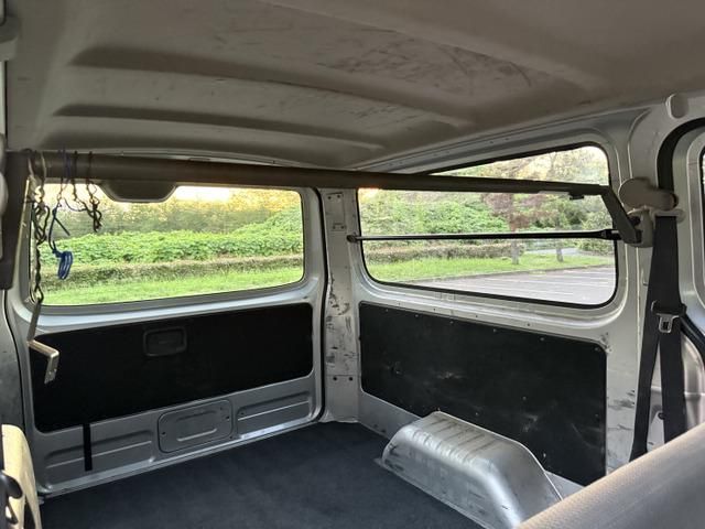 NV350 CARAVAN 4WD
