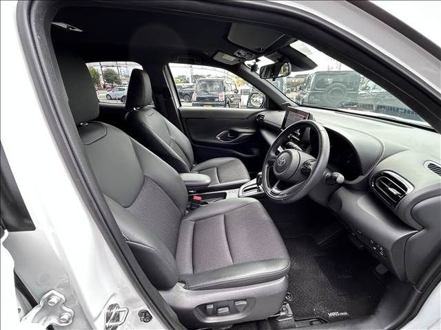 YARIS CROSS HYBRID