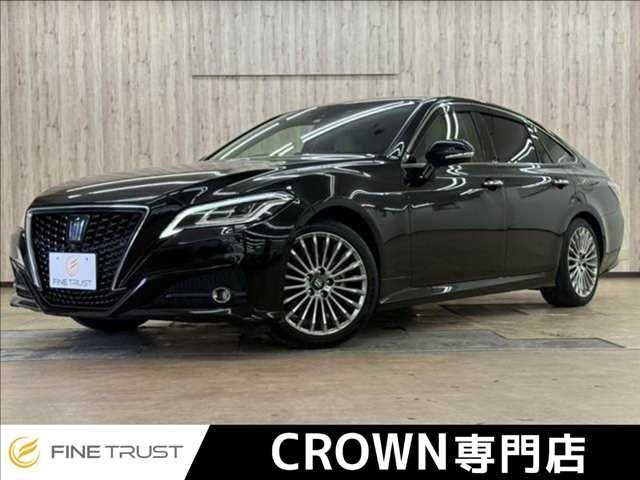 CROWN sedan hybrid