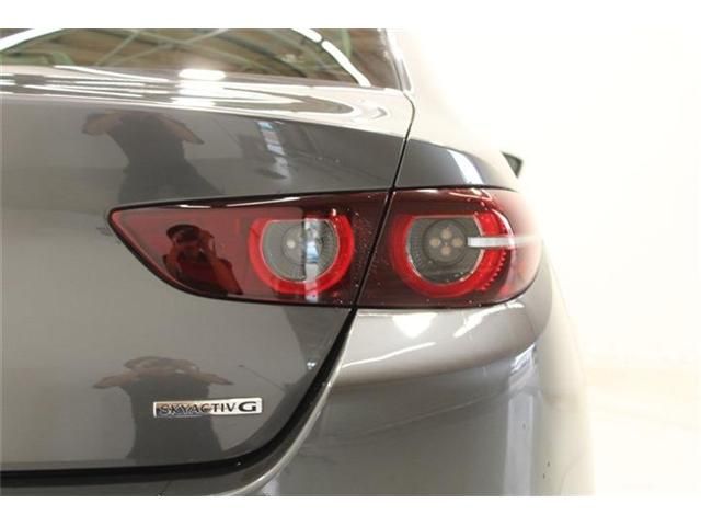 MAZDA3 SEDAN