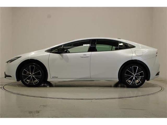 PRIUS 4WD