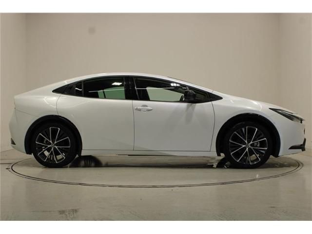 PRIUS 4WD