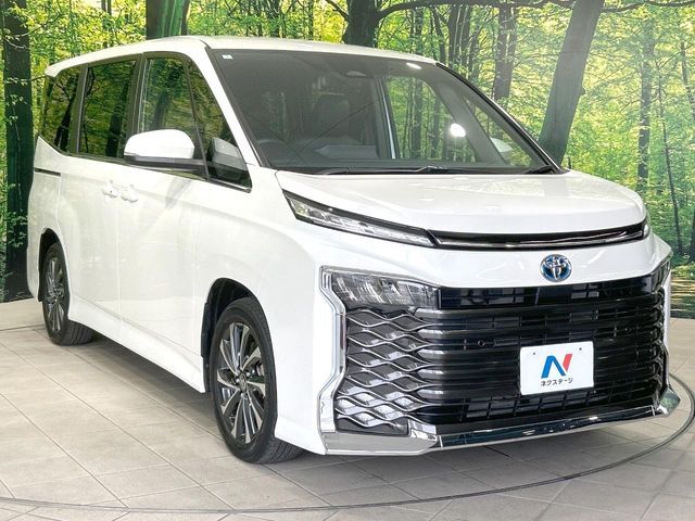 VOXY HYBRID