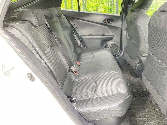 PRIUS 4WD