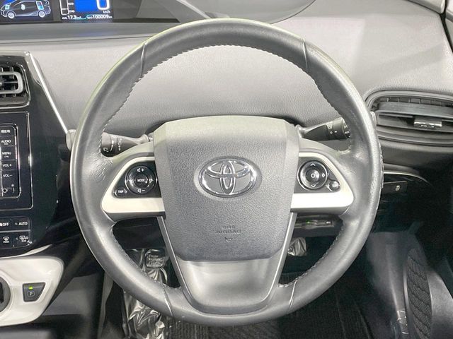 PRIUS 4WD
