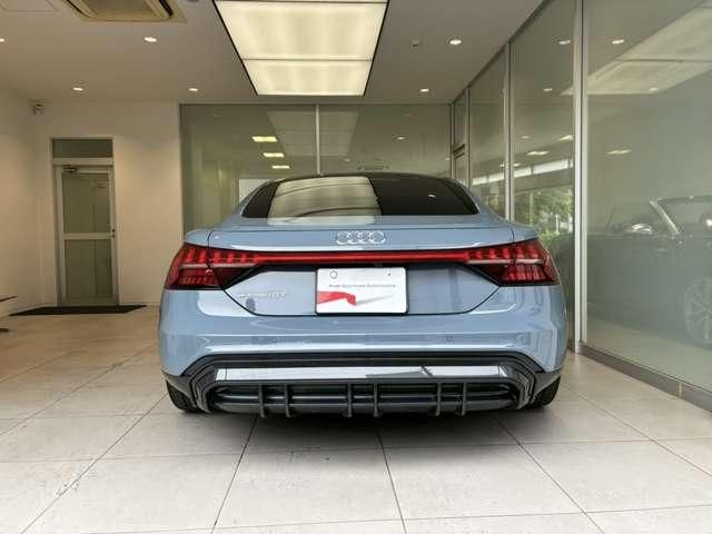 AUDI e-tron GT