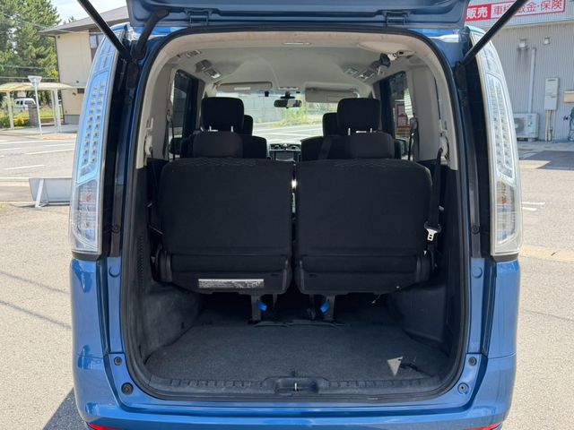 SERENA  S-HYBRID 4WD