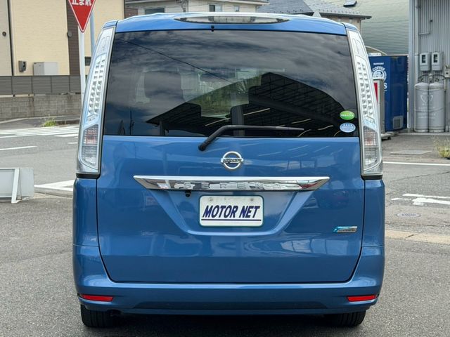 SERENA  S-HYBRID 4WD