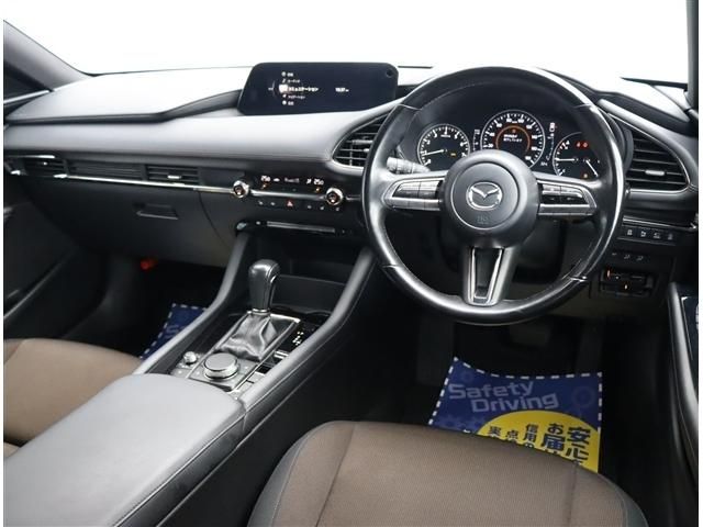 MAZDA3 FASTBACK