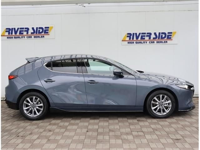 MAZDA3 FASTBACK
