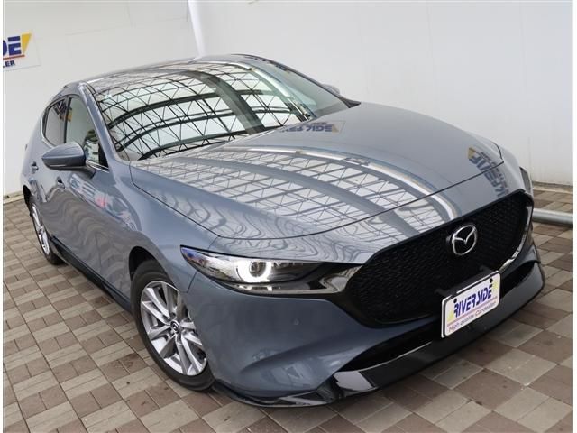 MAZDA3 FASTBACK