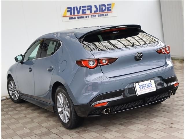 MAZDA3 FASTBACK