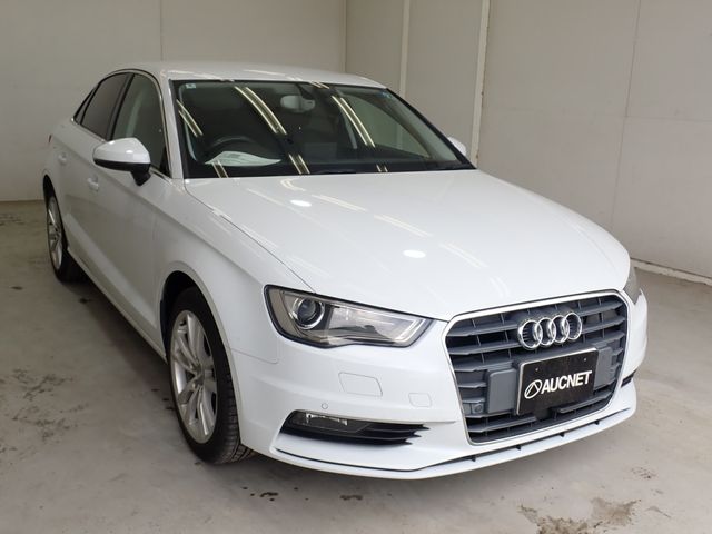 AUDI A3 Sedan