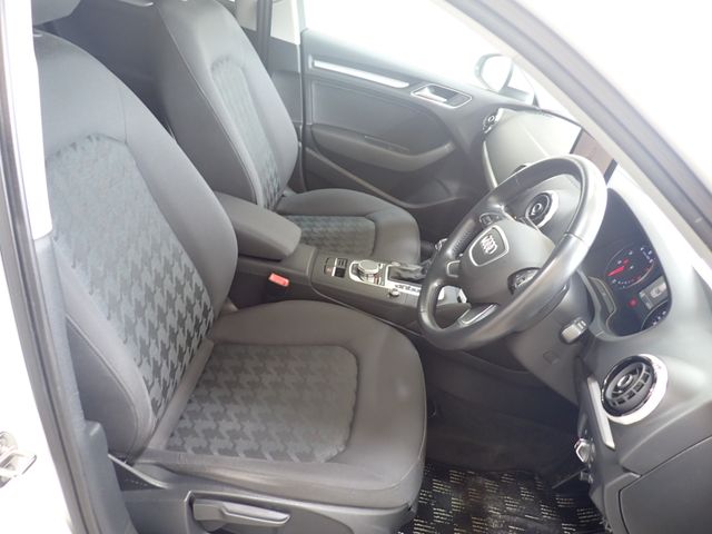 AUDI A3 Sedan