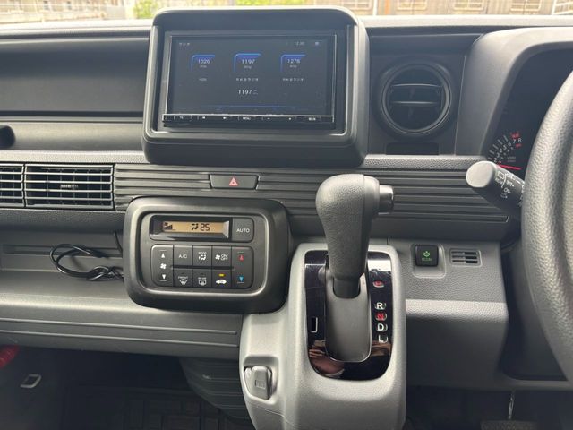 N-VAN