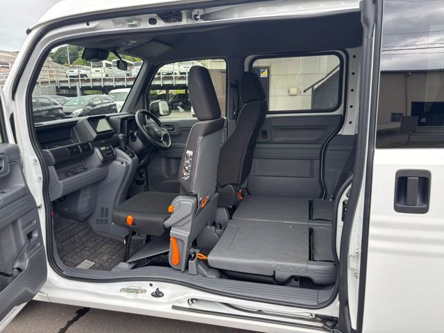 N-VAN