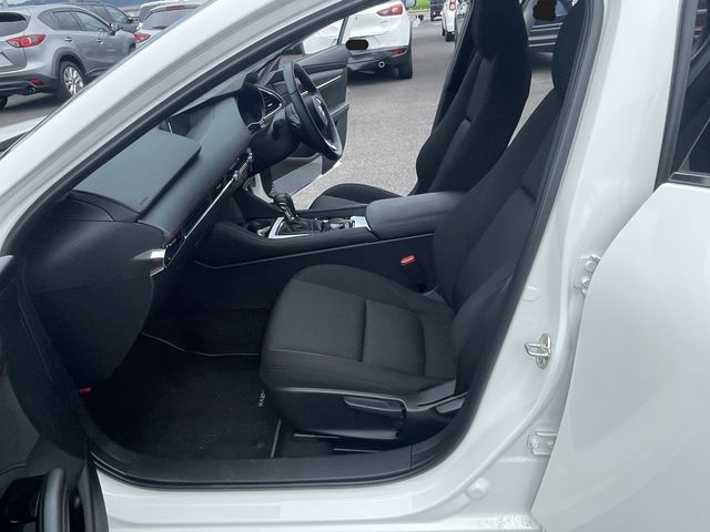 MAZDA3 FASTBACK