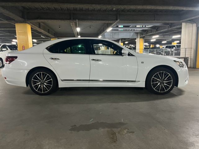 LEXUS LS460