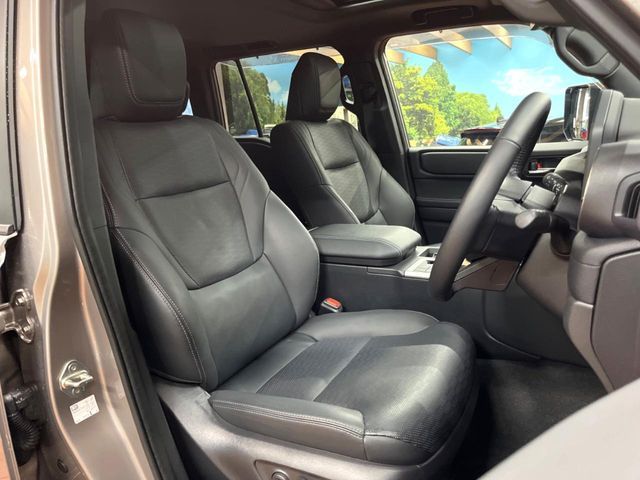 LANDCRUISER 250