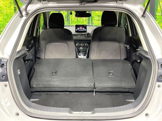 MAZDA2