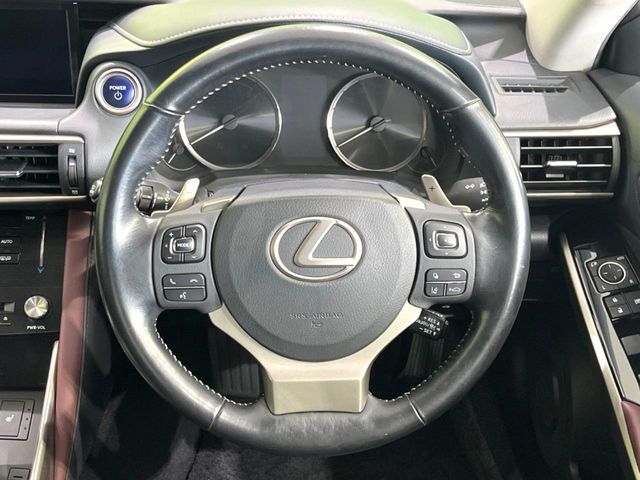 LEXUS IS300h