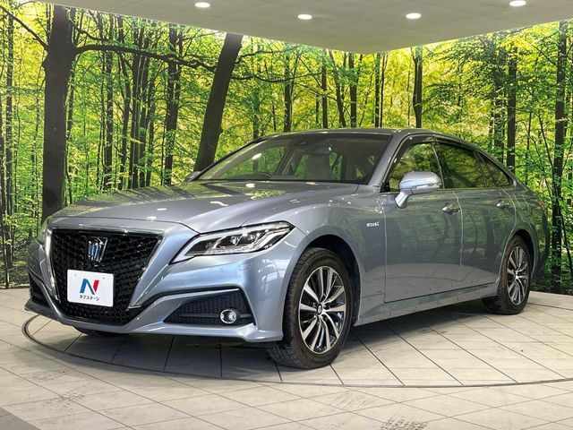 CROWN sedan hybrid 4WD