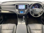 CROWN sedan hybrid