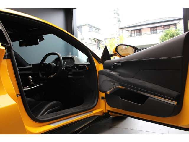 LOTUS EMIRA