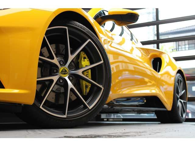 LOTUS EMIRA