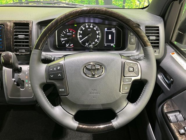 HIACE van 4WD