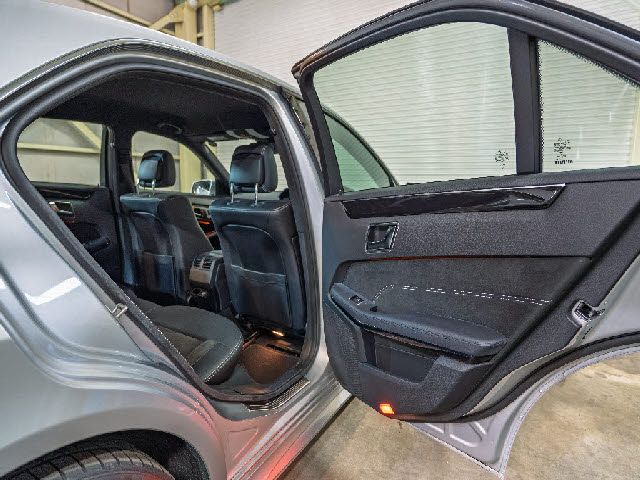 MERCEDES BENZ E class sedan